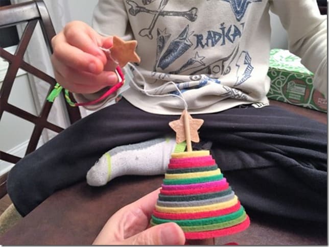 Green Kid Crafts Christmas Ornaments (11)